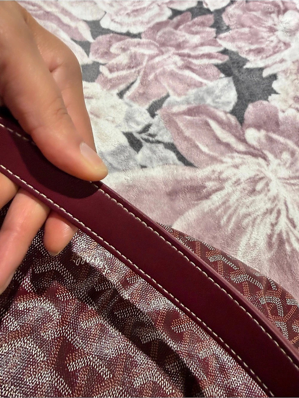Goyard Bohemian Hobo Bag in Burgundy - Picture 8 of 11